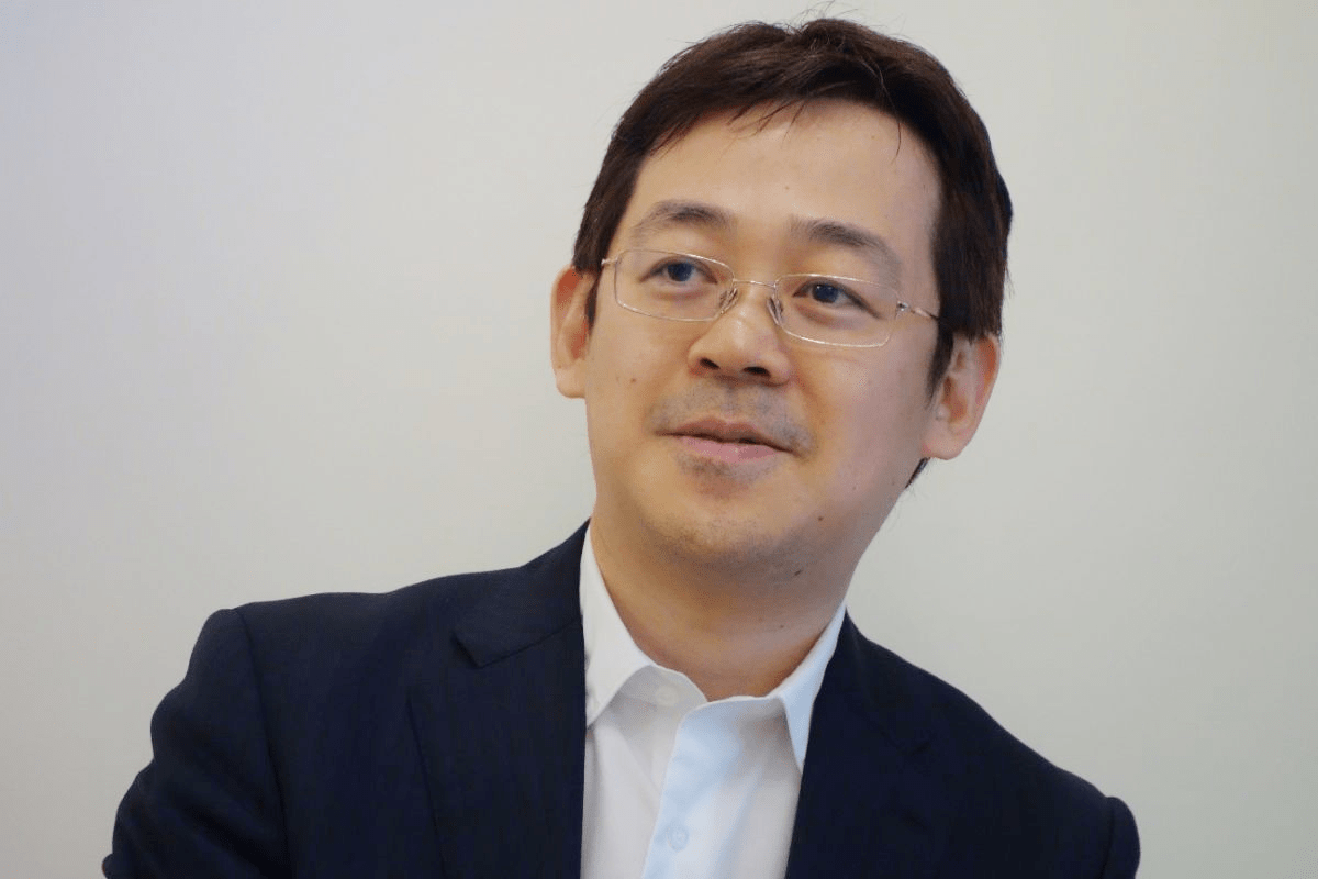 Ken Akamatsu, autor de Love Hina, busca postularse para senador en Japón