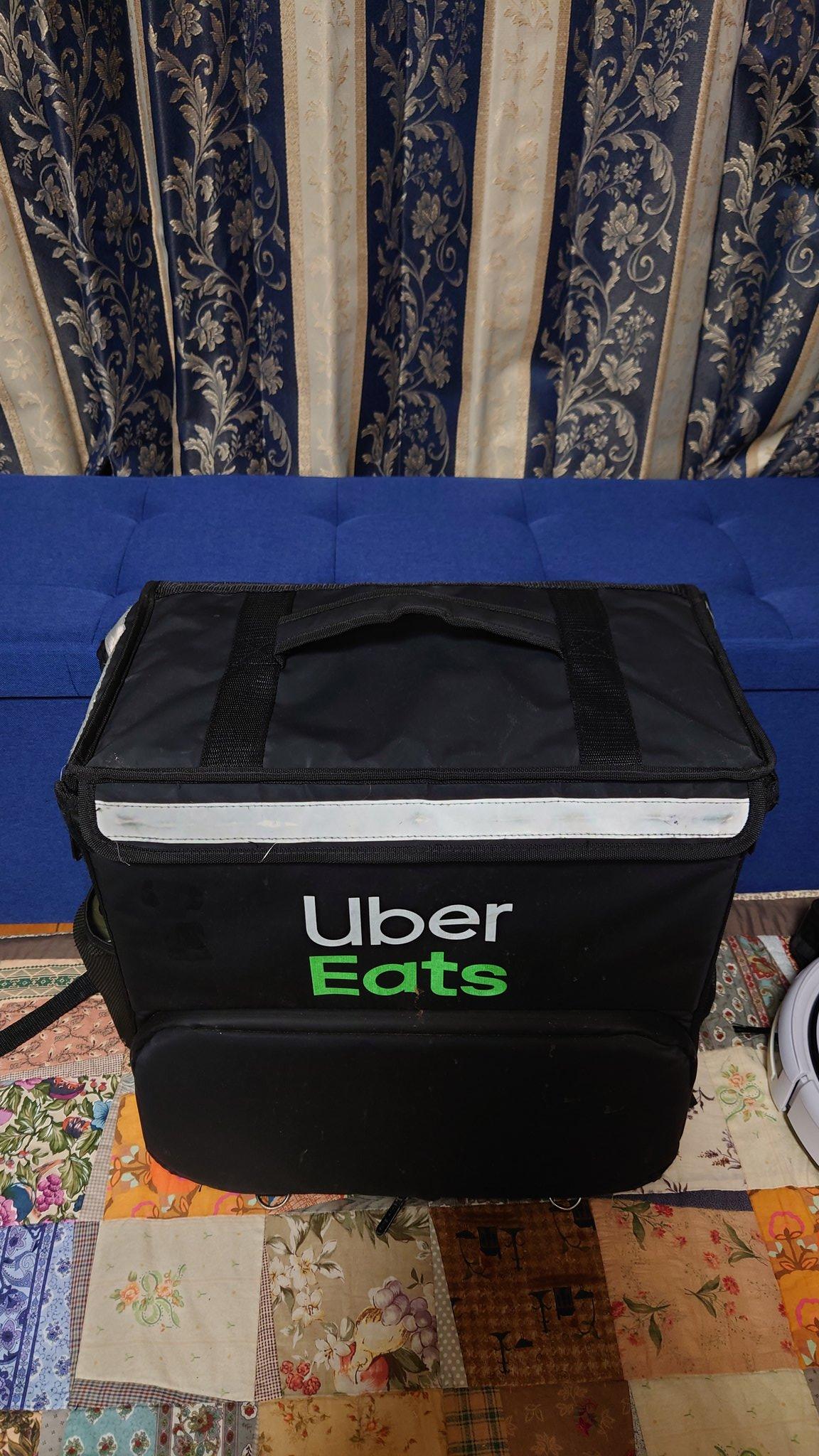 té Coro Kosciuszko Aseguran que la mochila de Uber Eats es la mejor para transportar mangas en  la Comiket | SomosKudasai